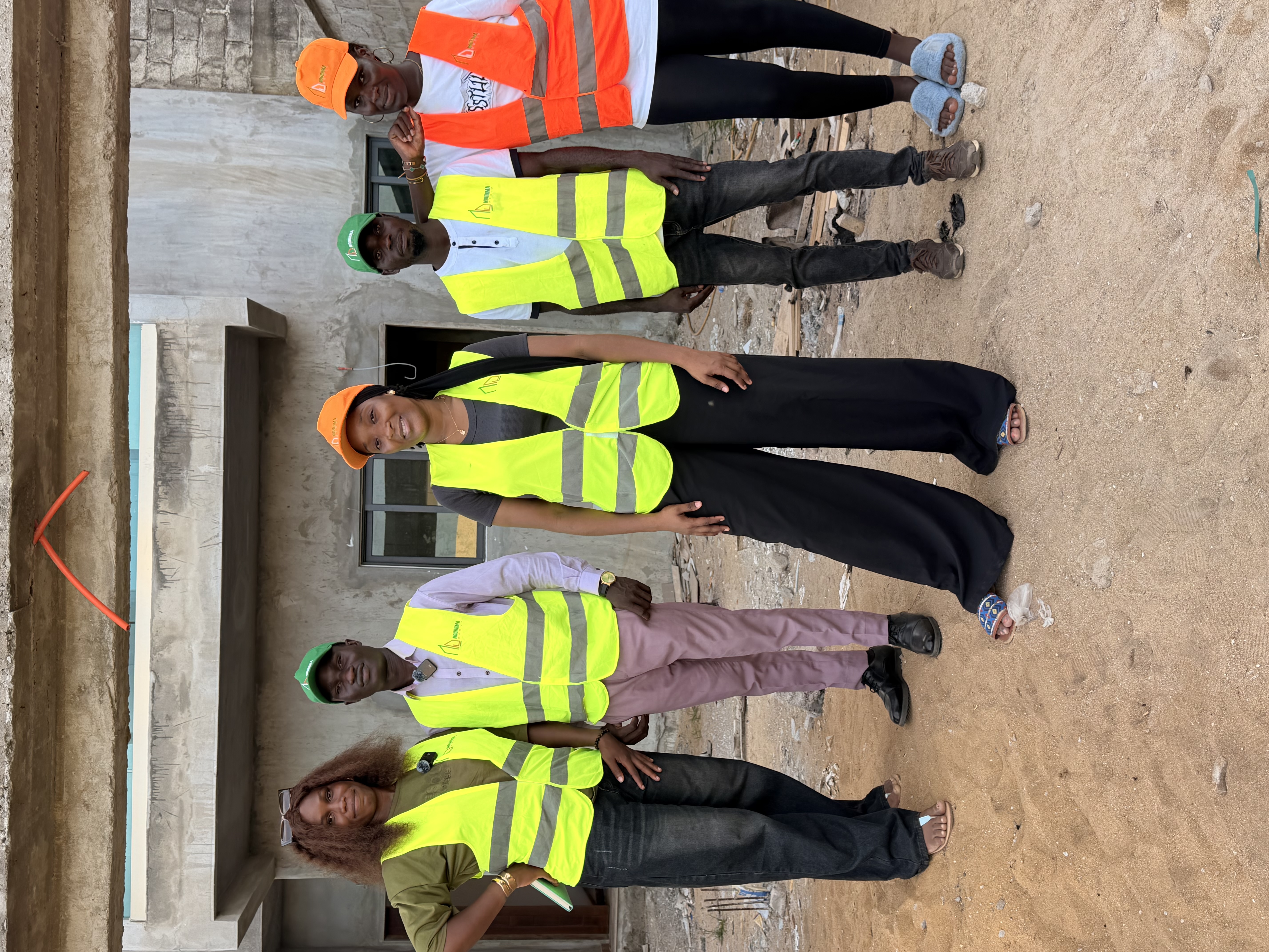 Équipe NOURHMA GROUP sur un chantier à Abidjan